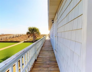 LEWIS-COTTAGE  (67)