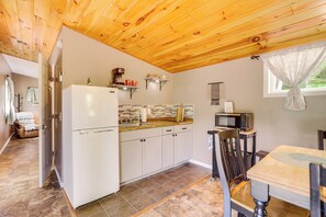 Kitchenette | Cooking Basics | Drip Coffee Maker
