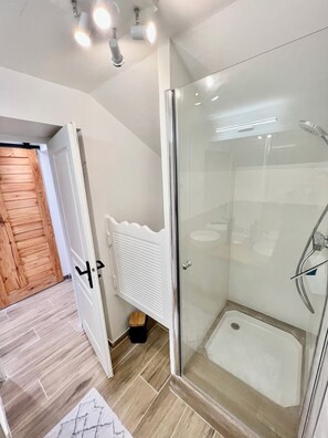 Sale de bain vue 2 - Ti Kaz Coco Douceuw - Pierre et Vacances - Sainte Anne - GUADELOUPE