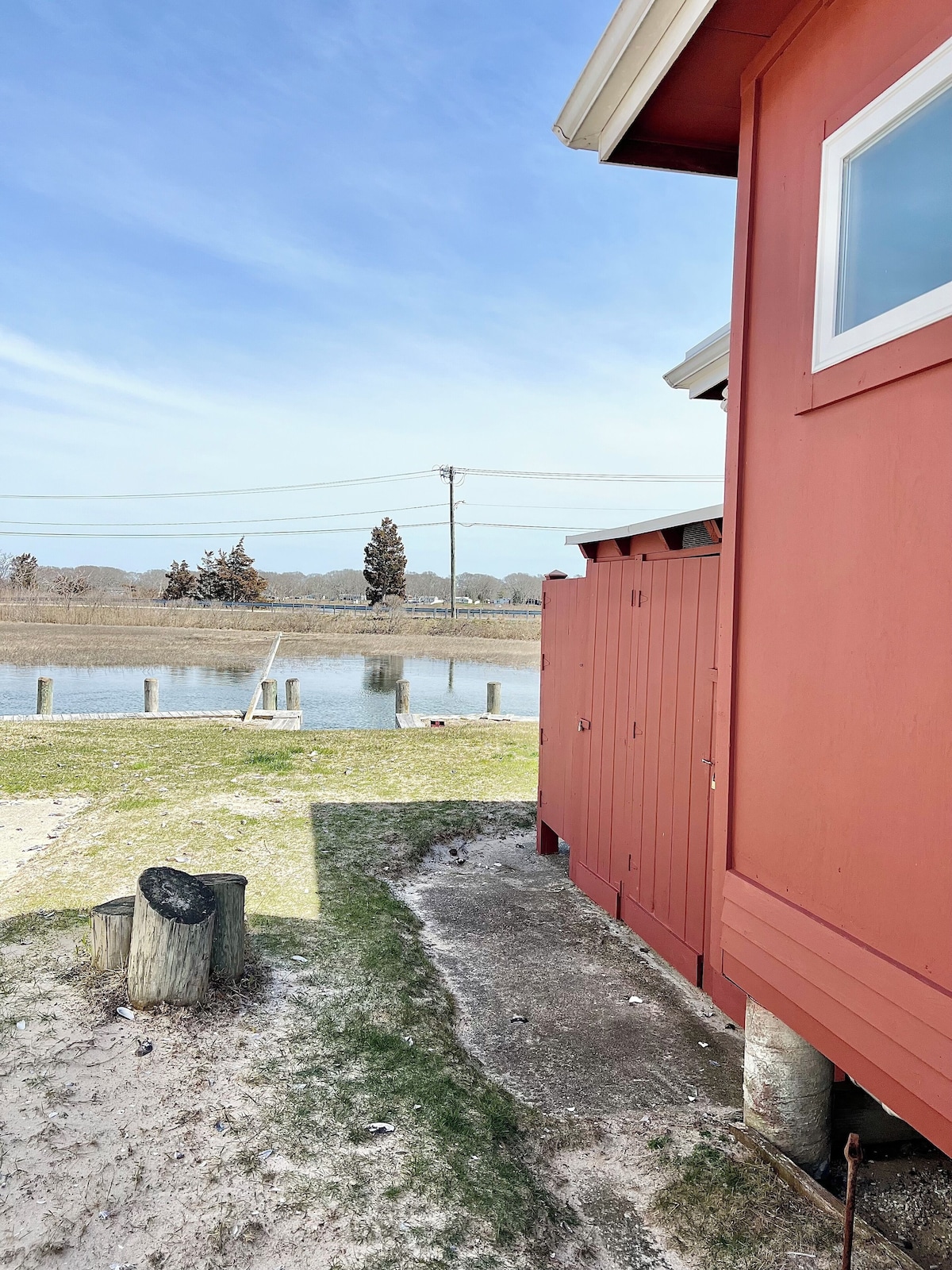 Waterfront cottage with private beach!