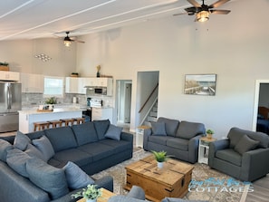 Family Room (3)