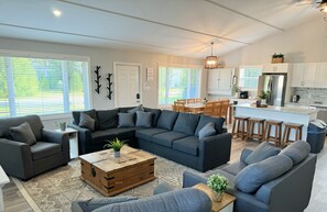 Family Room (2)