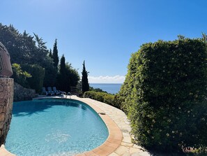 Private pool area