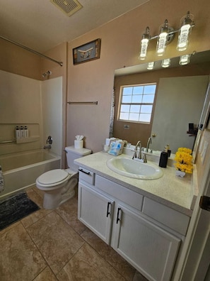 Master's bedroom's private bathroom.