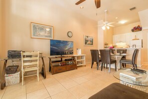 Living / Dining Area