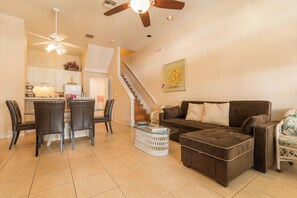 Living / Dining Area