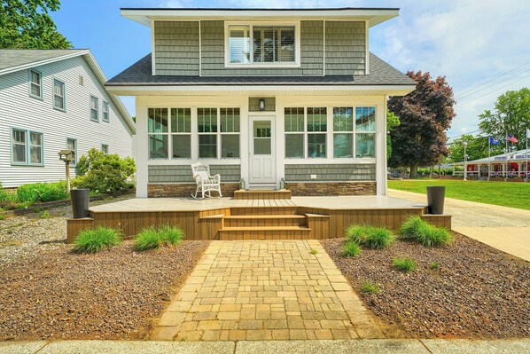 Holland Vacation Rental | 4BR | 3BA | 2,000 Sq Ft | Stairs Required