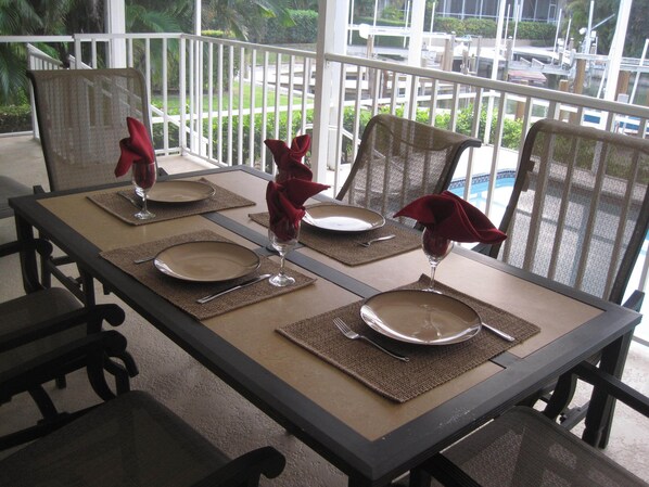 Outdoor dining