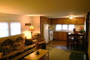 lv rm to kitchen