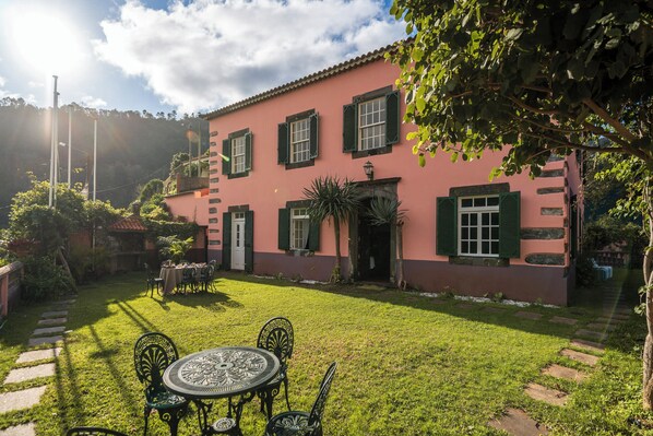 Garden and view to the property