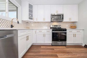 Newly remodeled fully stocked kitchen