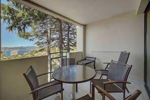 Sea view's patio