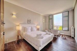 Room open on living room 