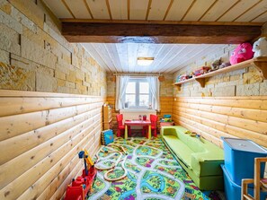 Propiedad, Mueble, Diseño De Interiores, Madera, Edificio, Arquitectura, Piso, Suelo, Decoración, Salón