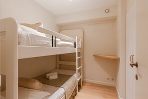 Bunk bed (We provide prepared beds with high-quality bed linen)