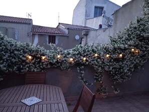 La Terrasse JASMIN, le soir