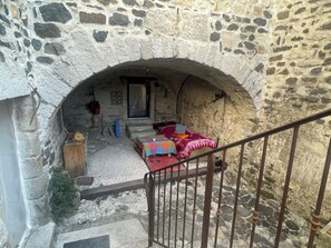 petit patio devant la chambre