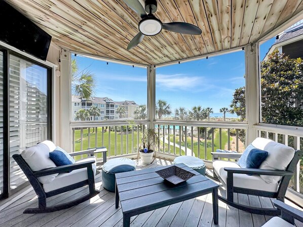 Screened in porch at Tidewater 201H, Isle of Palms, SC | IOP Escapes