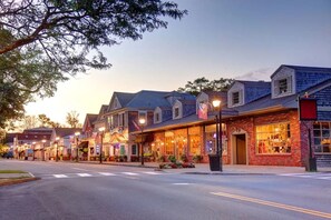 Falmouth has a quaint Main Street perfect for an evening stroll for dinner, ice cream with plenty of options to choose from just 12 mins away.