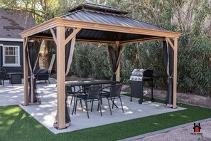 You'll love spending quality time together here!