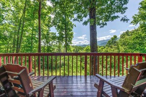 Three Little Bears' relaxing decks with views