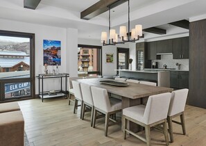 Dining Area & Kitchen