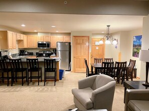 spacious Grand Timber Lodge