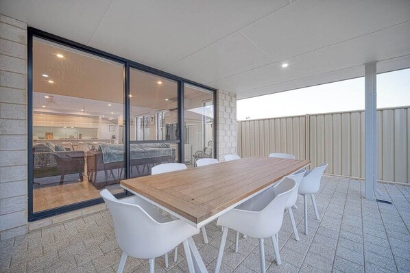 Outdoor dining