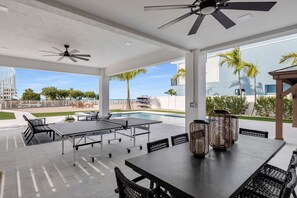 Outdoor dining