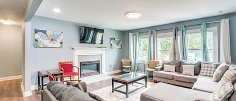 Walterboro Vacation Rental | 4BR | 5BA | 2,175 Sq Ft | Stairs Required