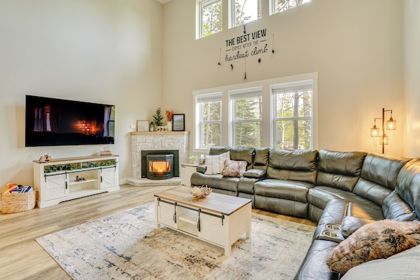 Donnelly Vacation Rental | 4BR | 3.5BA | Stairs Required | 2,830 Sq Ft
