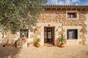 Traditional Mallorcan house with swimming pool