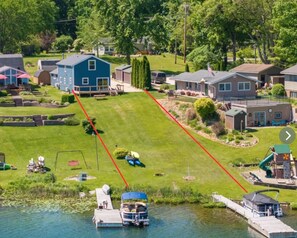 Wolf Lake Escape offers direct waterfront