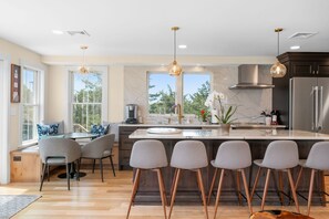 Dining nook and breakfast bar