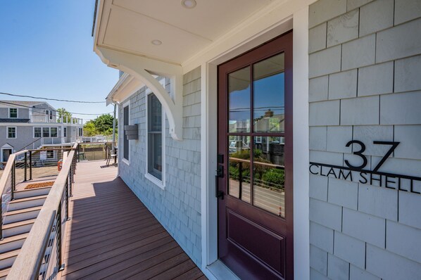 Welcome to 37 Clam Shell Drive Chatham - Slow M'Ocean!