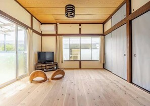 Bright bedroom with double-sided lighting