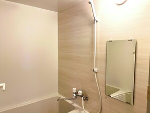 ・[201/Bathroom] Towels and hair dryer are also available.