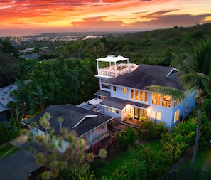Sunset overlooking beautiful Hale Aloha Kona
