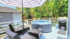 Lounge and BBQ on the Hot Tub Deck in front of the Ohana entrance