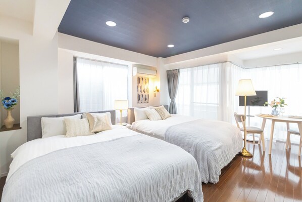 Bedroom: 2 double beds (maximum 4 people)