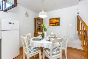 Dining room 1