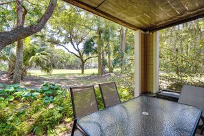 Covered Patio | Outdoor Dining Area