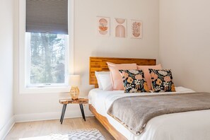 A bouquet of comfort, every night in this room