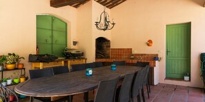 Outdoor dining
