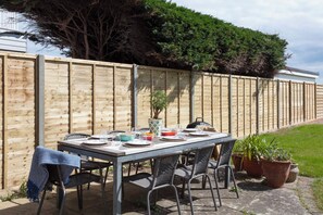 Outside, garden seating area