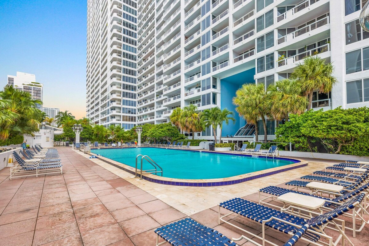 Seaside Serenity with Pool and Balcony