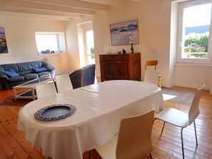 Large lounge with sea view