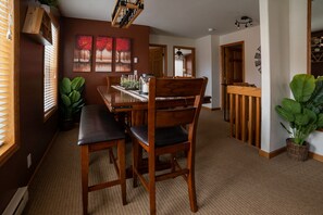 AP16 Dining Area3
