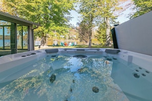 Bain à remous extérieur