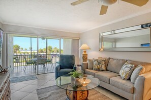 Relax after a full day at the beach in inviting furniture - Newly furnished with tasteful, elegant decor.